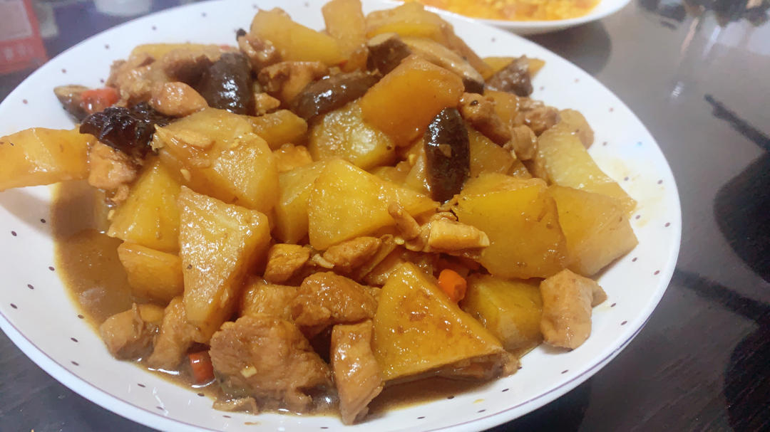 超级下饭土豆香菇炖鸡腿