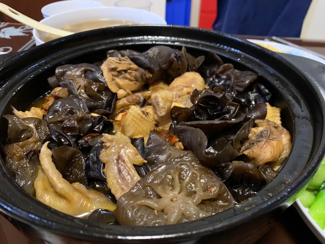 鸡肉炒木耳（或云耳都可以)（家常菜）
