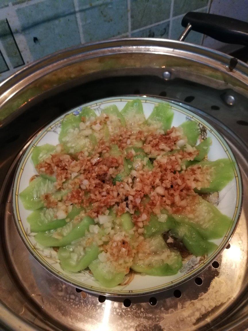 蒜茸粉丝蒸丝瓜