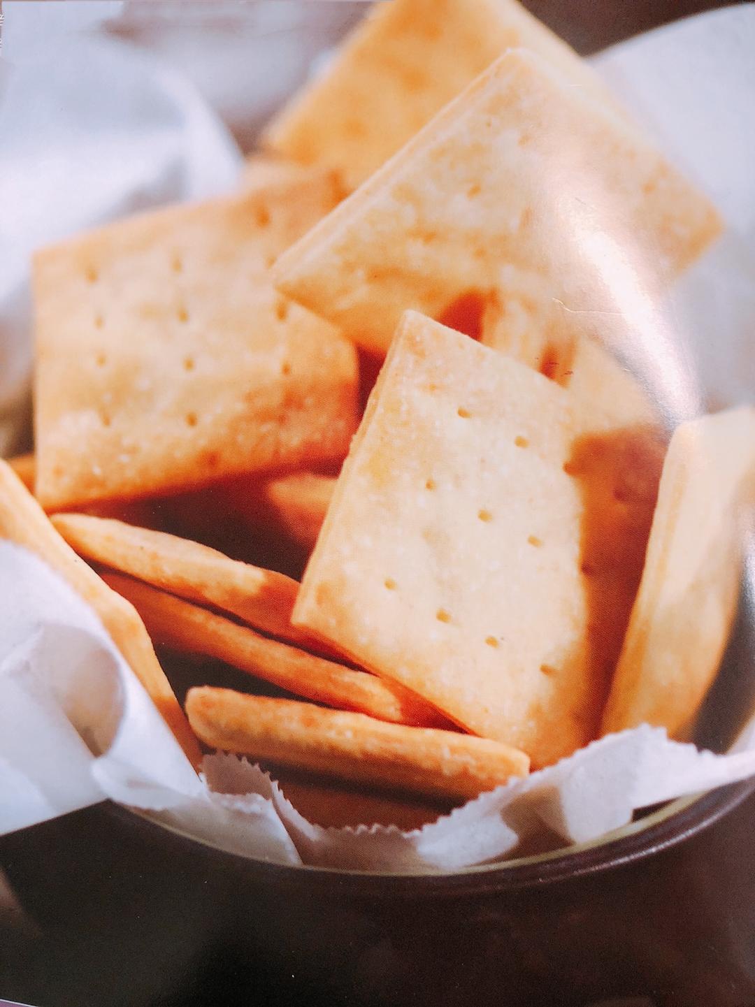 奶盐苏打饼干的做法