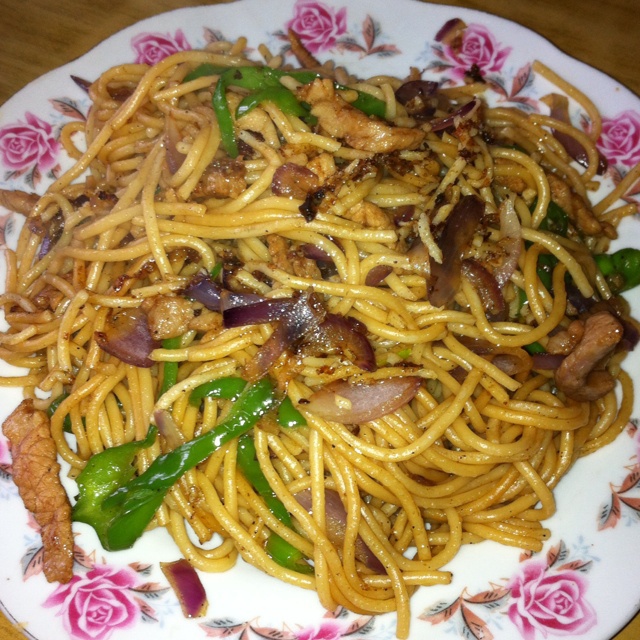 黑椒牛柳炒意面