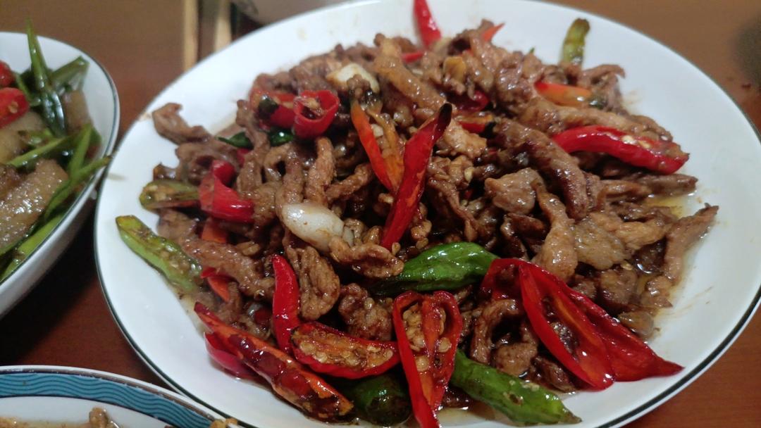 青椒，孜然炒肉丝，年青人的最爱
