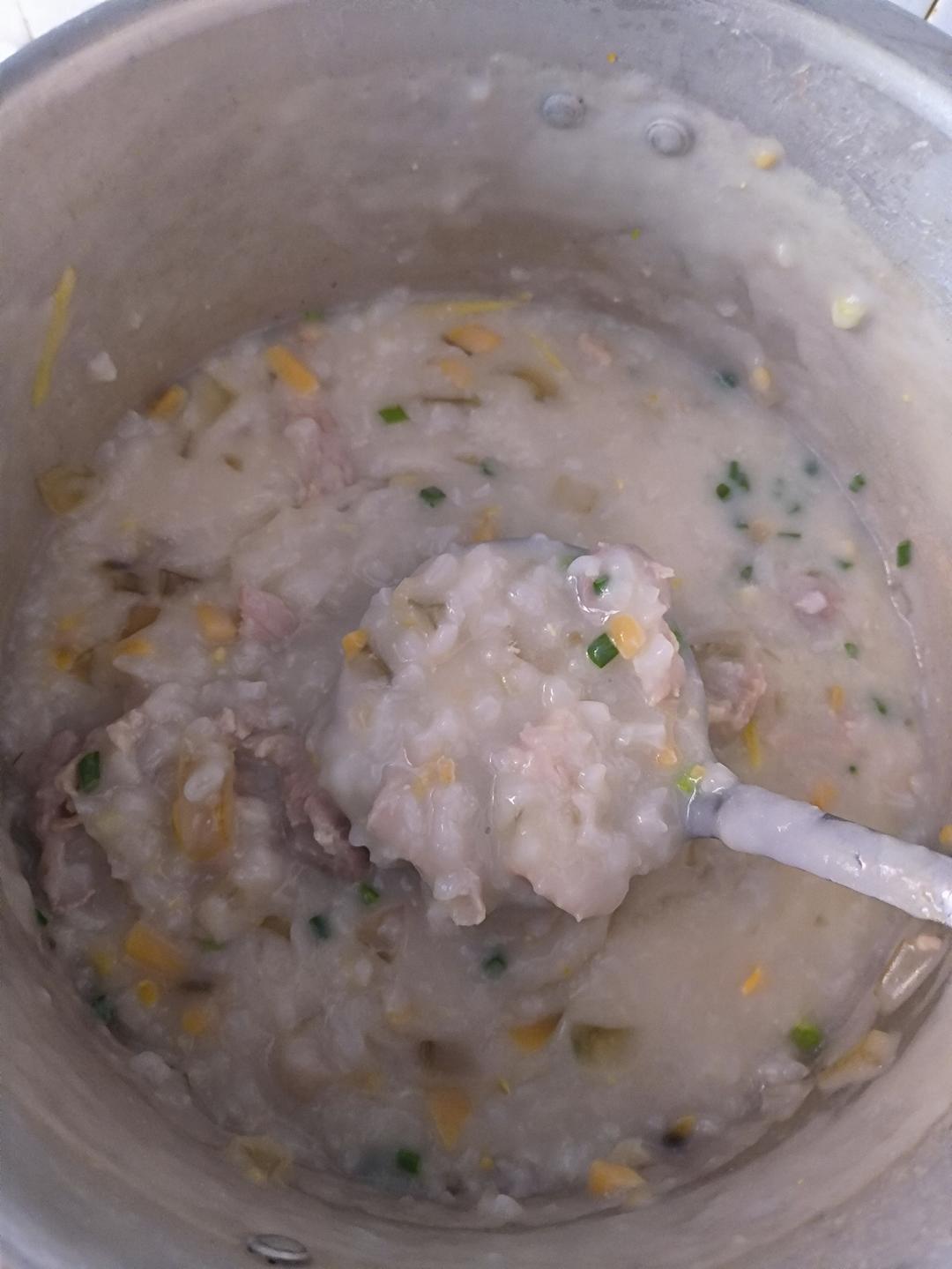 堂妈小厨——超好喝的皮蛋瘦肉粥