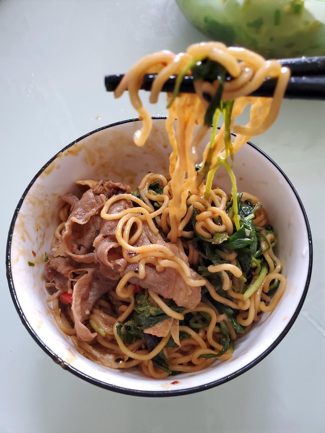 比麻辣烫好吃百倍！自制超过瘾巨解馋麻辣拌