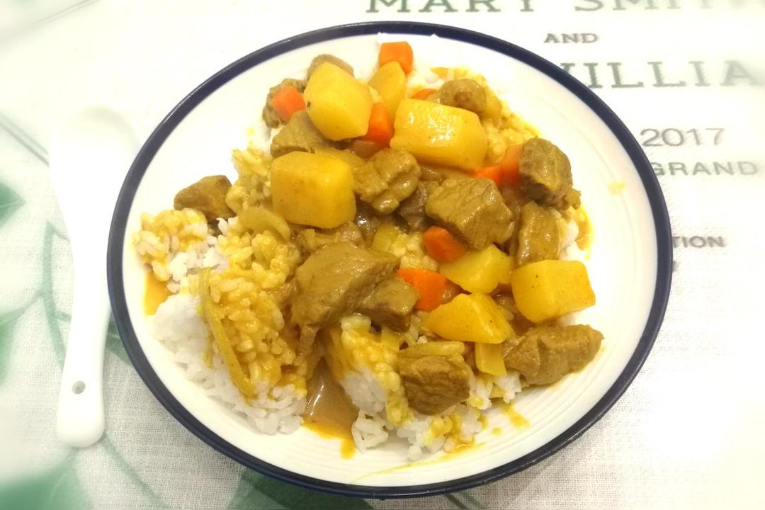 咖喱牛腩