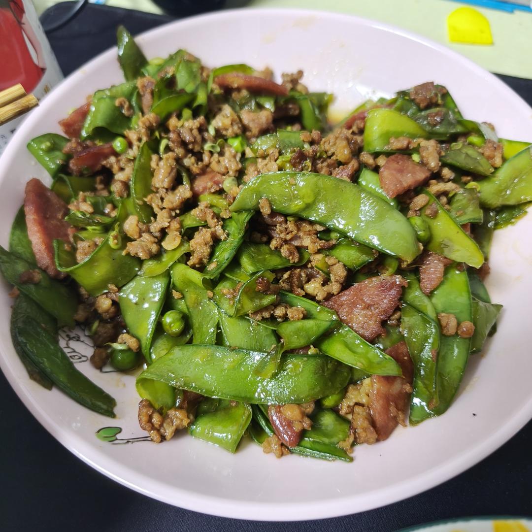 无比简单的荷兰豆炒腊肠，营养又好吃～！