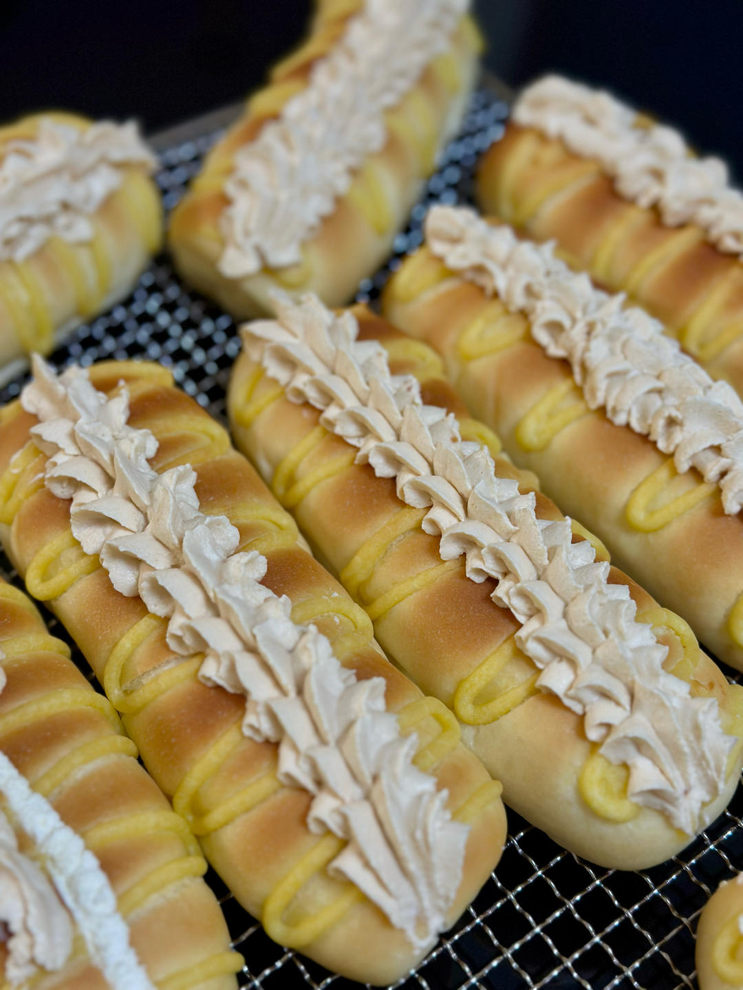 超！级！软！经典毛毛虫面包