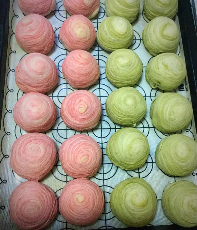 蛋黄酥：抹茶酥：（奶黄味）