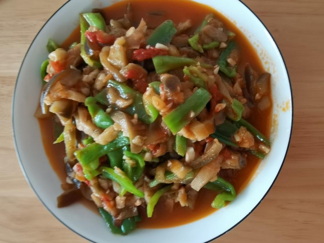 番茄青椒炒茄子