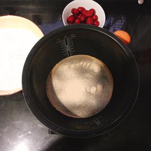 红糖鸡蛋发糕(高筋面粉版)的做法 步骤2