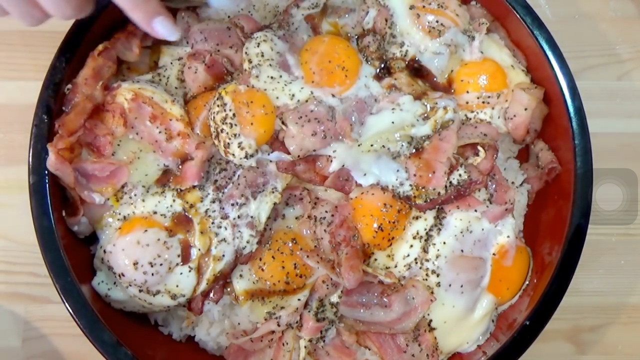 培根鸡蛋拌饭超简单版的做法 步骤6