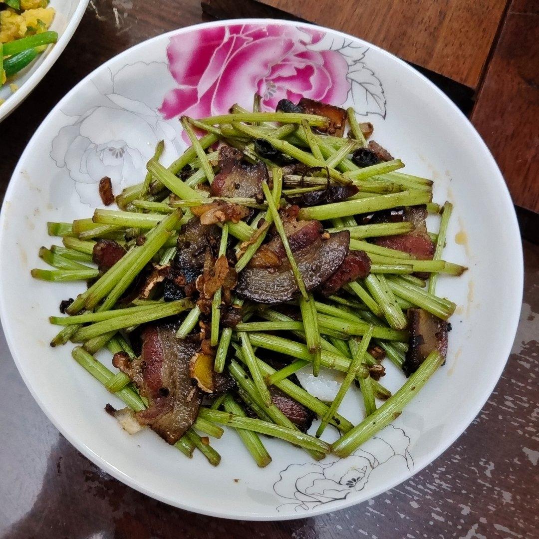 芦蒿炒腊肉