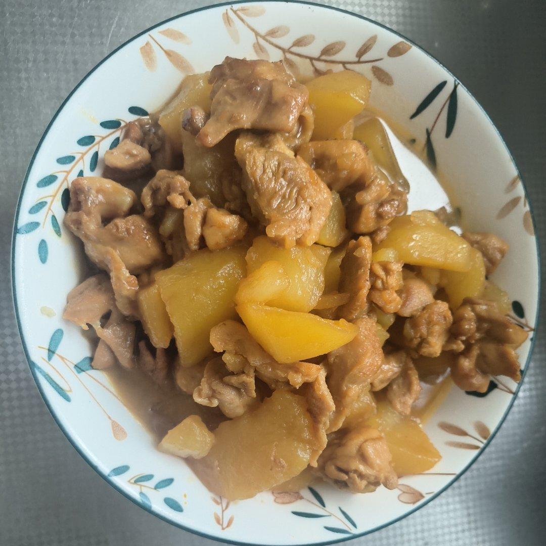 鸡腿炖土豆 上桌秒空盘 汤都喝干了！