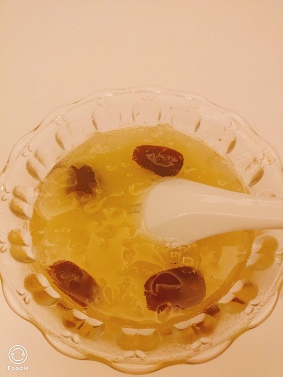 冰糖银耳红枣汤