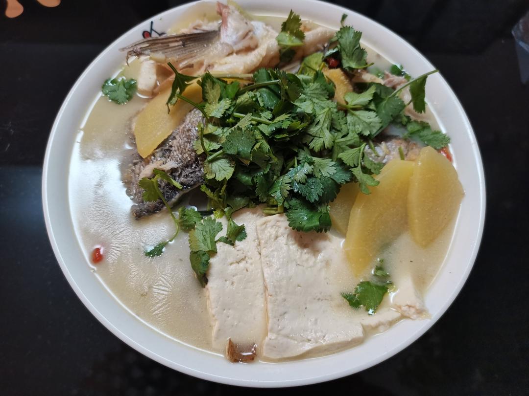 鱼头豆腐汤