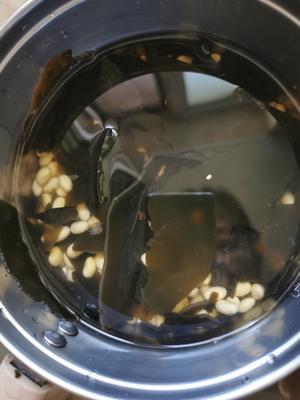 海带猪蹄黄豆汤🍲的做法 步骤1