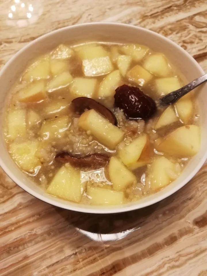 苹果红枣小米粥