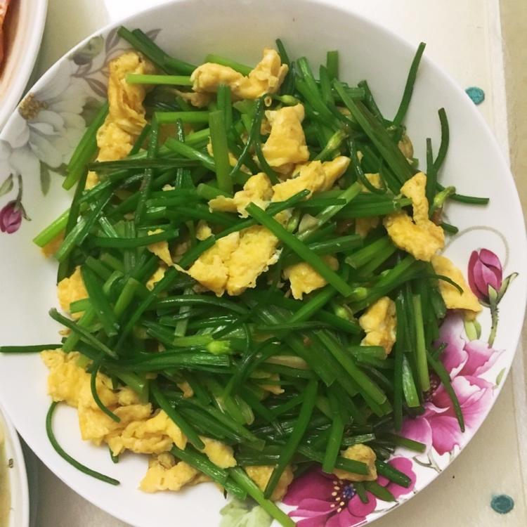 韭菜花炒鸡蛋