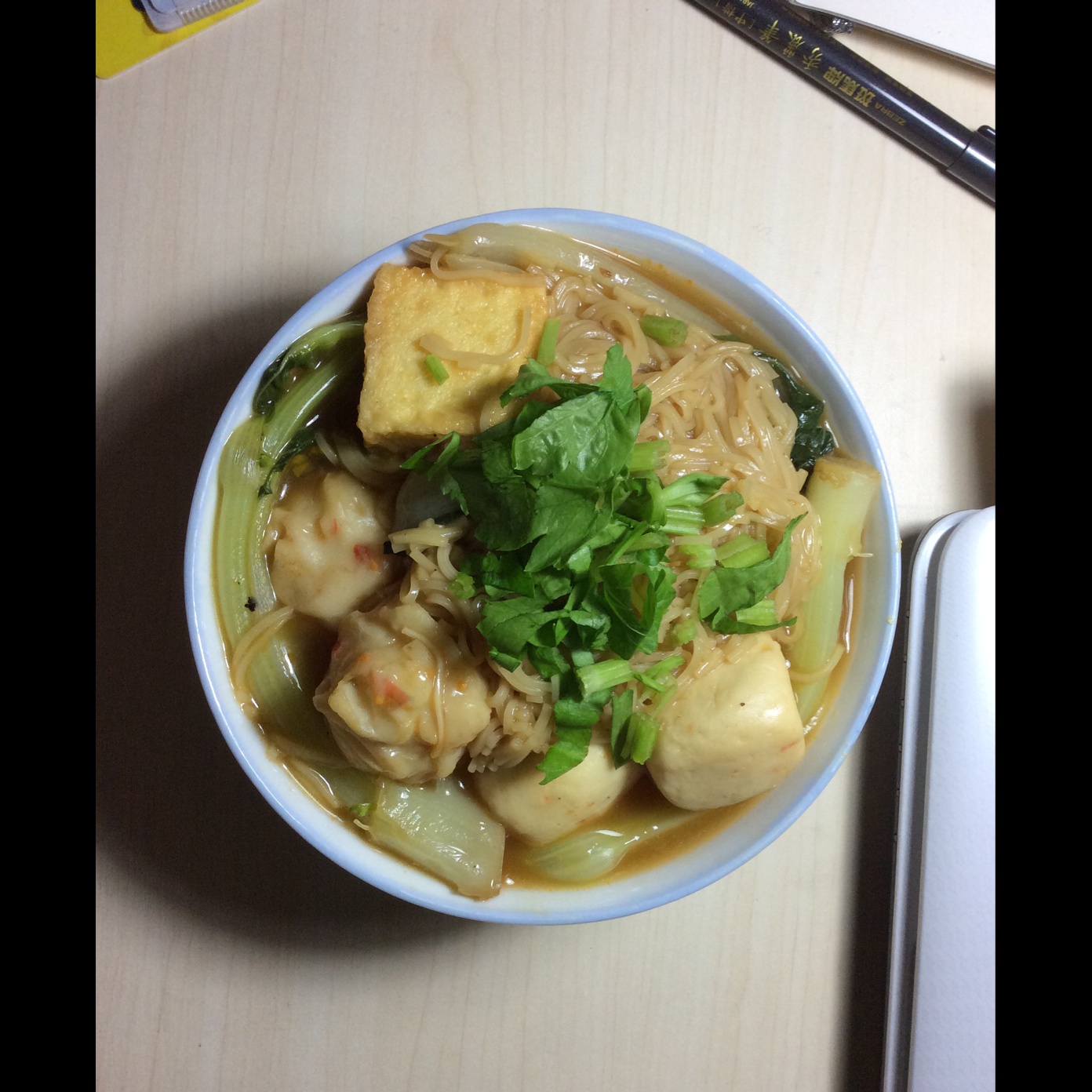 超级无敌美味懒人酸汤麻辣面（十分钟搞定色香味俱全）