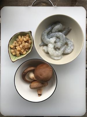 海参海鲜粥的做法 步骤1