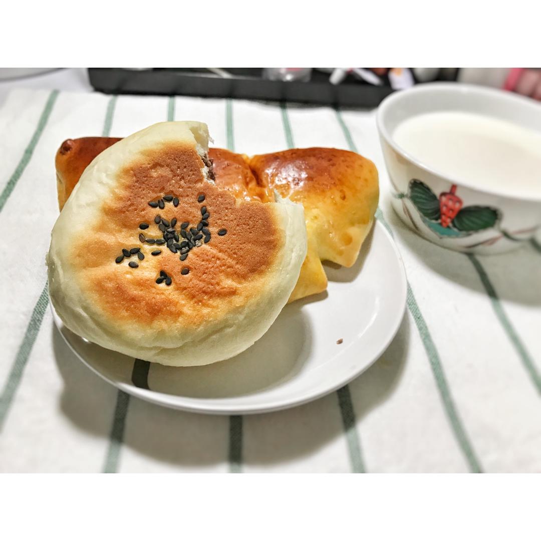 坐在一起吃好多顿早餐。