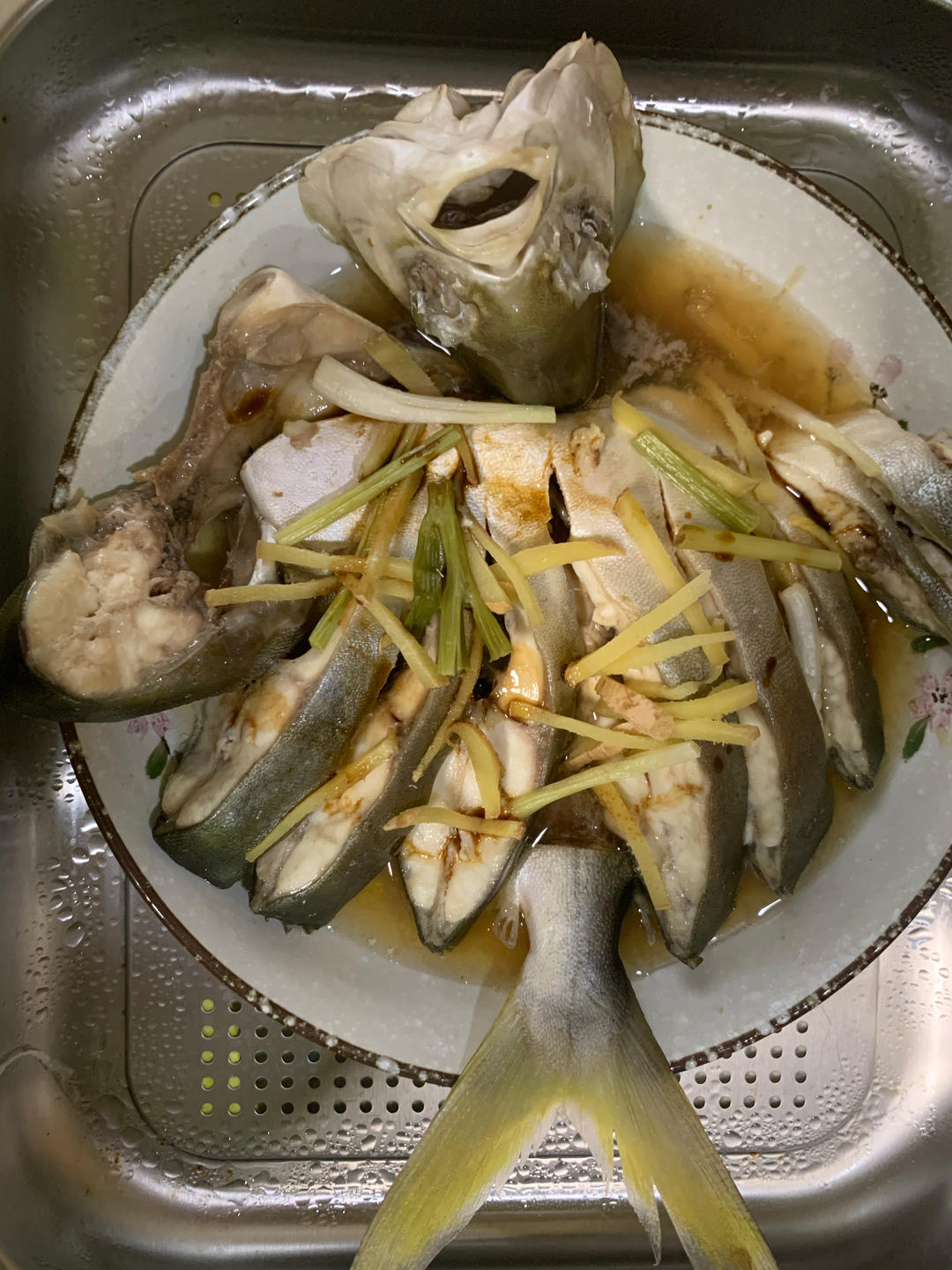 孔雀开屏清蒸金昌鱼