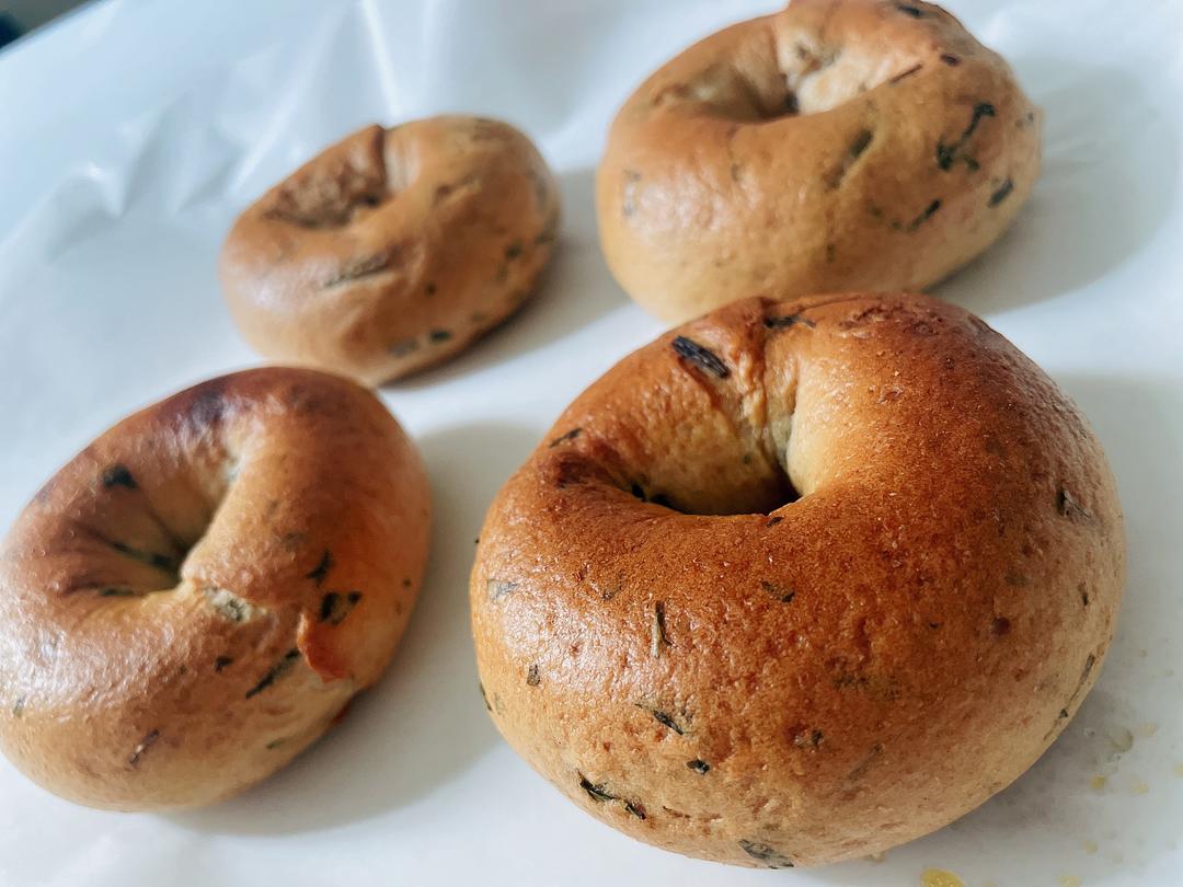 01香菜腊肠贝果bagel