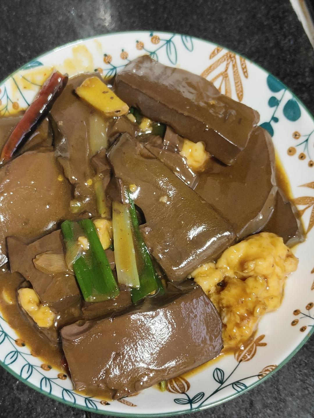 爆炒鸭血