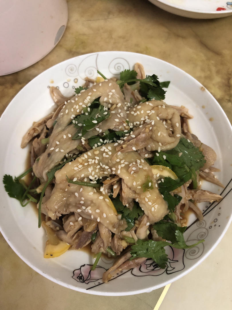 手撕柠檬鸡腿肉