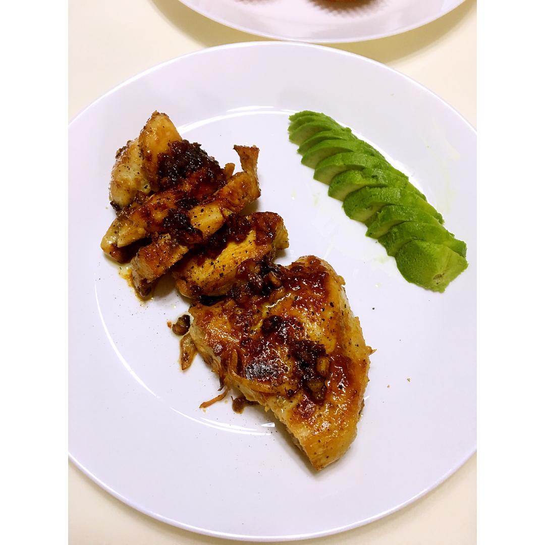 酷炫屌炸天好吃的煎鸡胸肉（香蒜蜂蜜煎鸡胸肉）