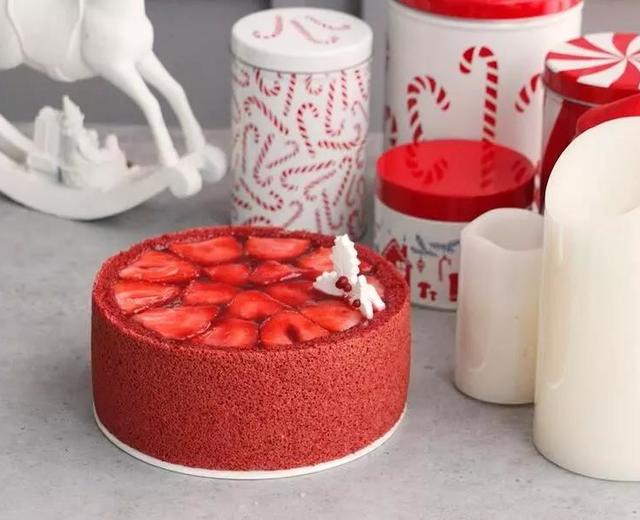 红丝绒草莓蛋糕的做法