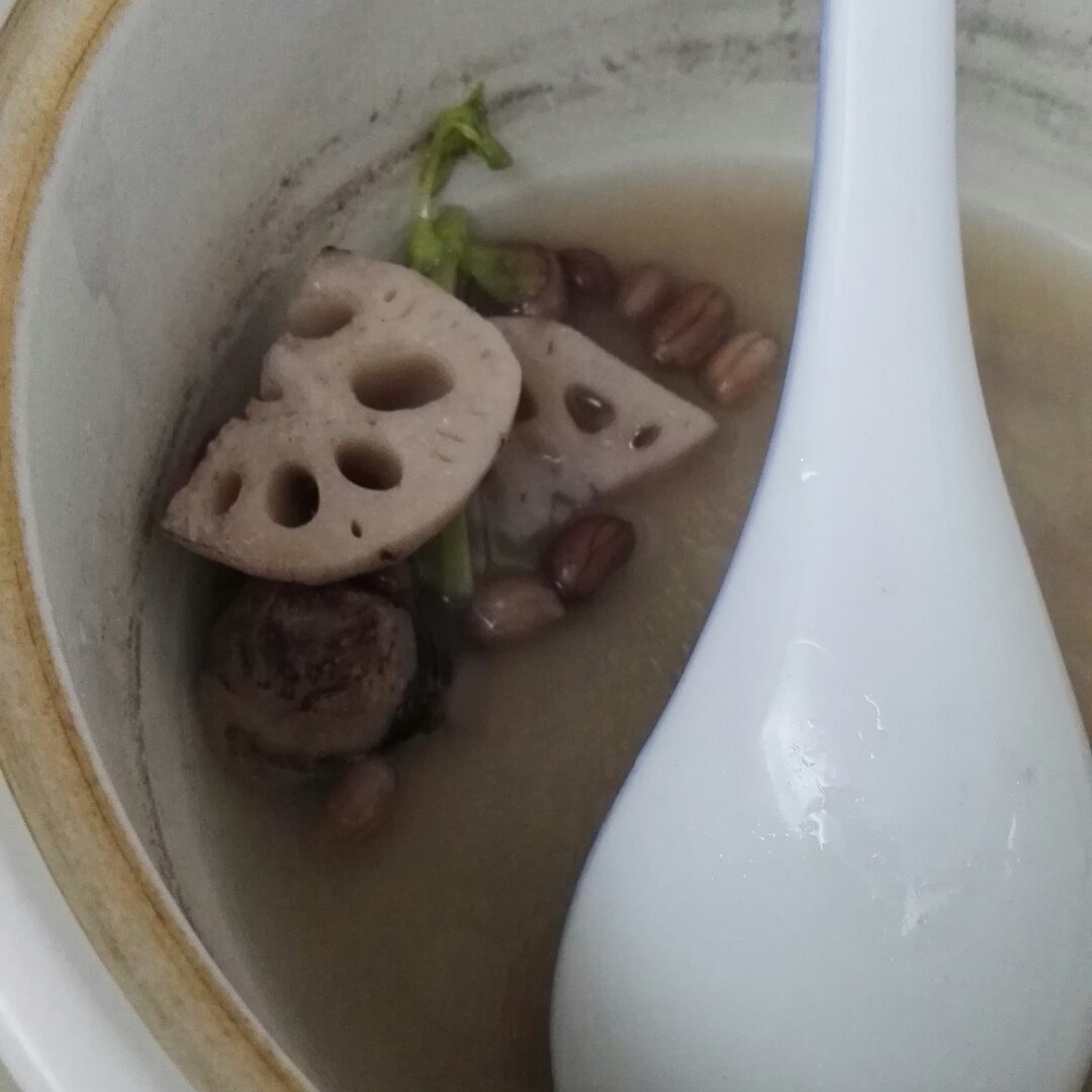莲藕花生汤