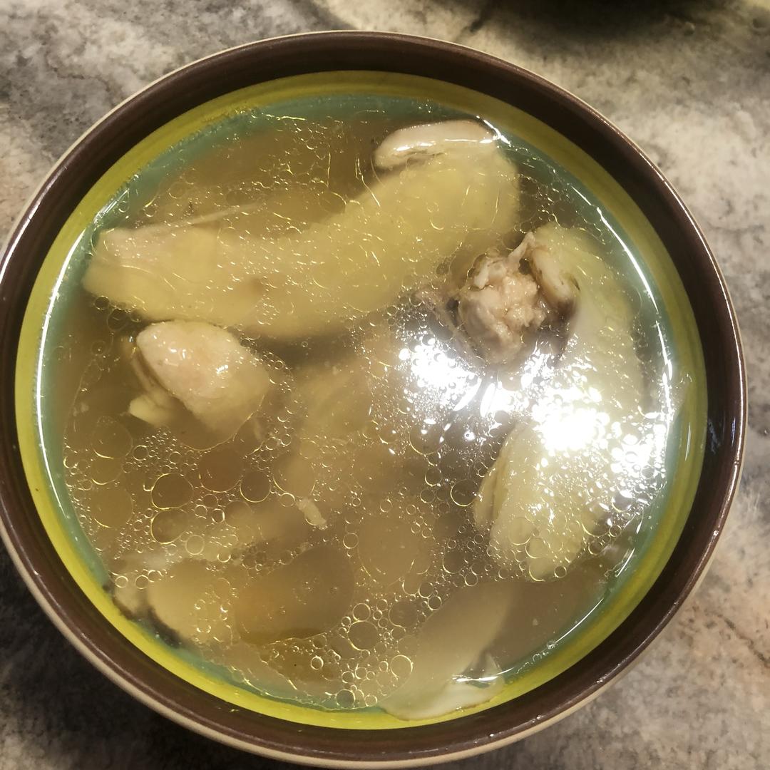 松茸枸杞芦花鸡汤