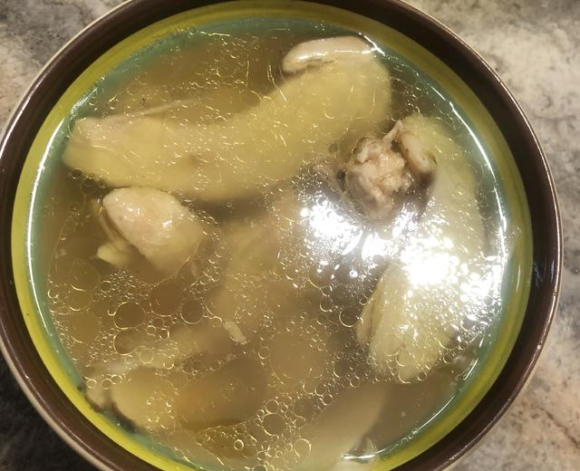 松茸枸杞芦花鸡汤的做法