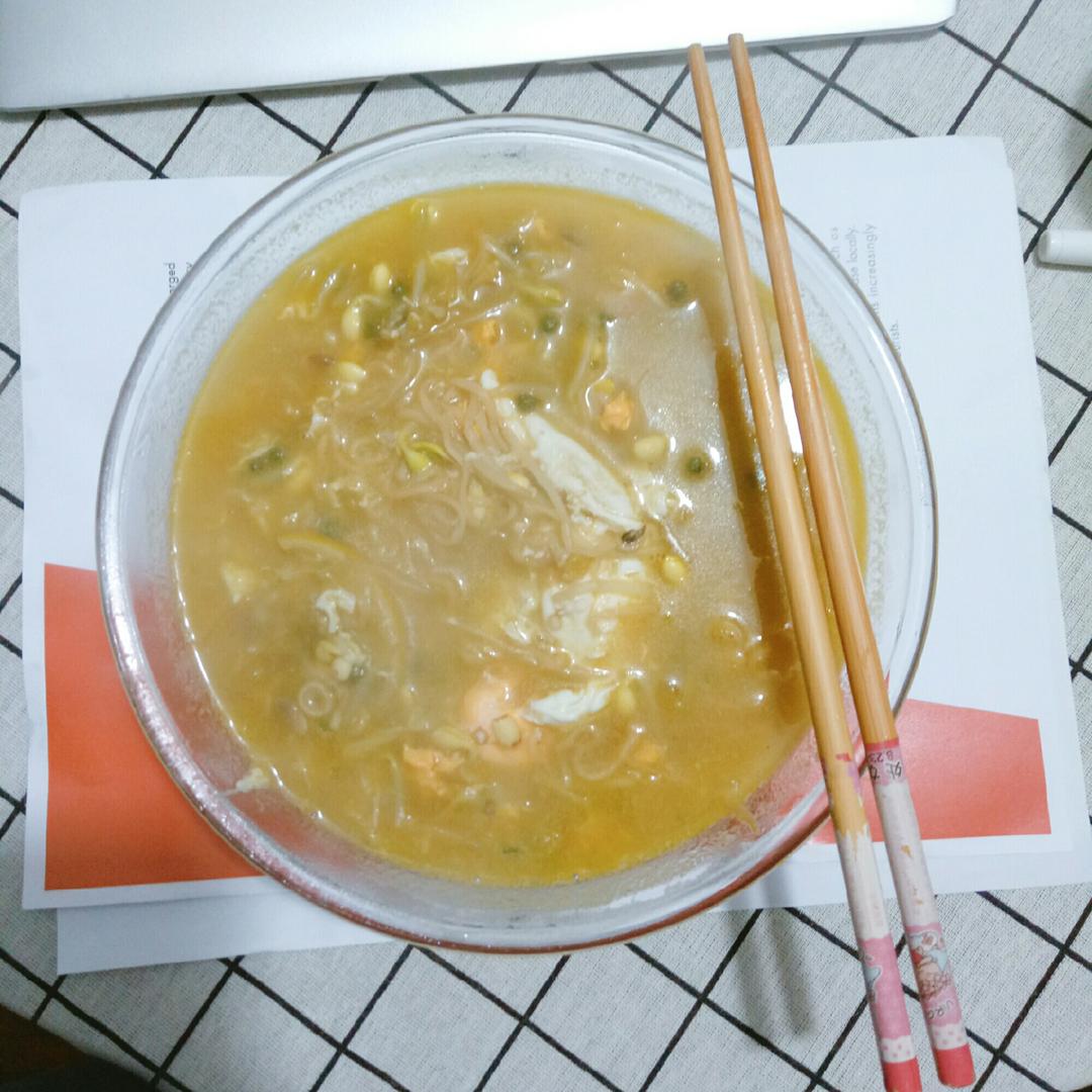 藤椒酸汤鱼方便面的做法