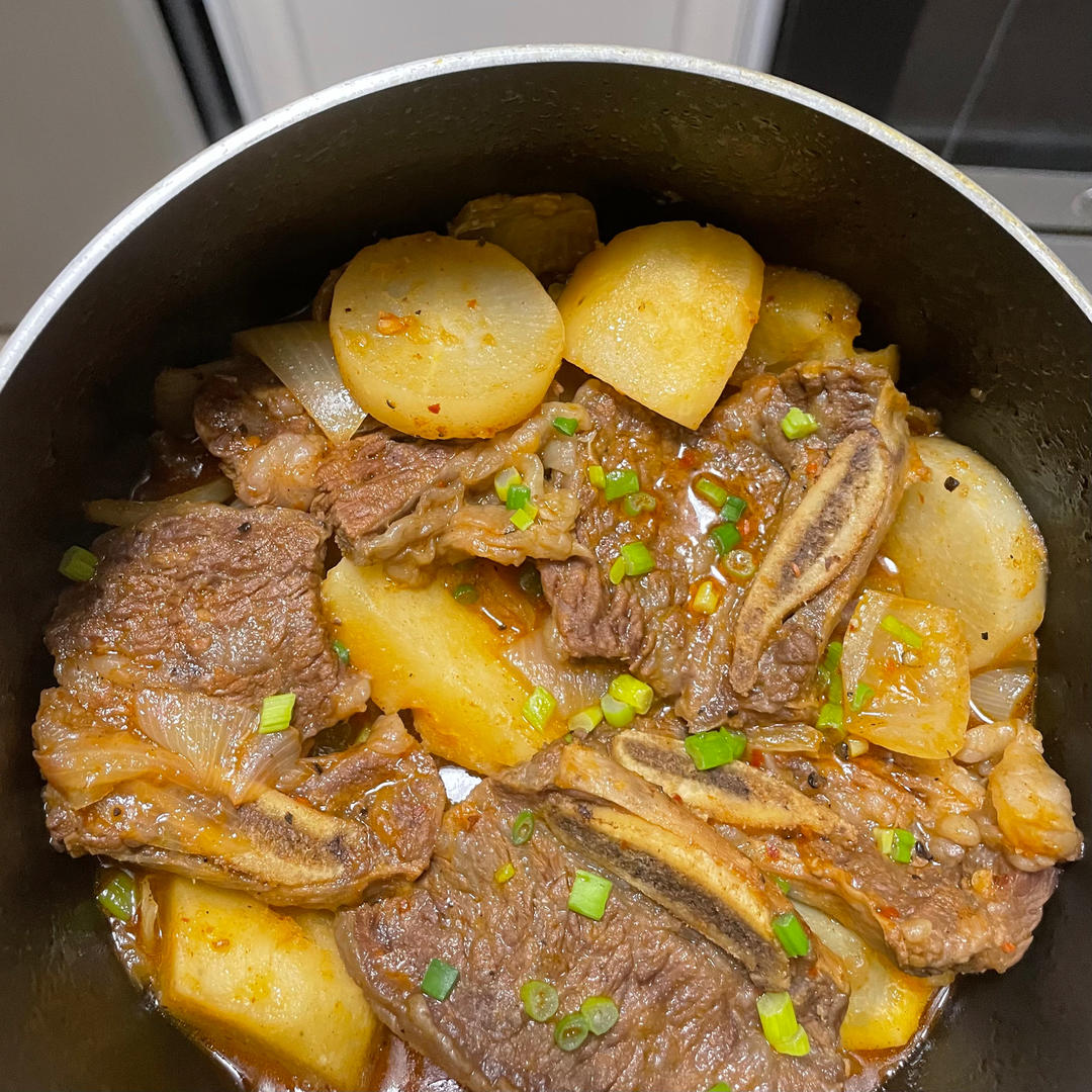 韩式炖牛肋骨（Galbi Jjim）