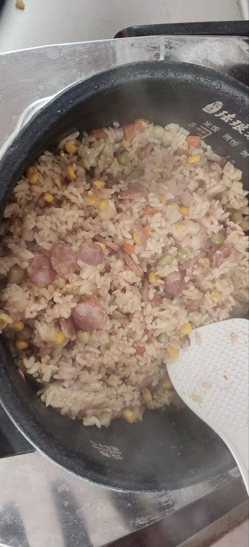 懒人必备～电饭煲腊肠焖饭
