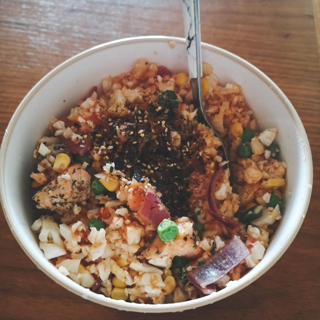 【健康三餐】三文鱼时蔬菜花米炒饭