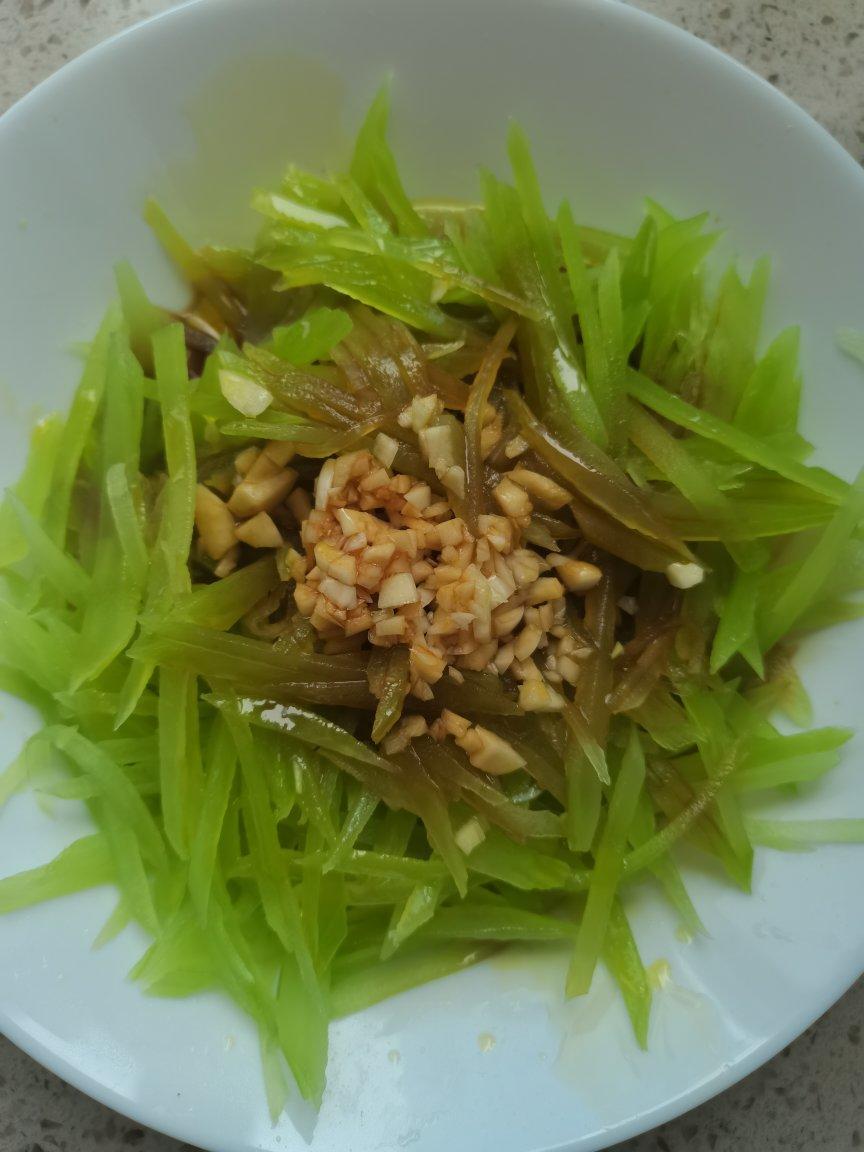 10分钟搞定的快手凉拌菜，清脆爽口的凉拌莴笋丝