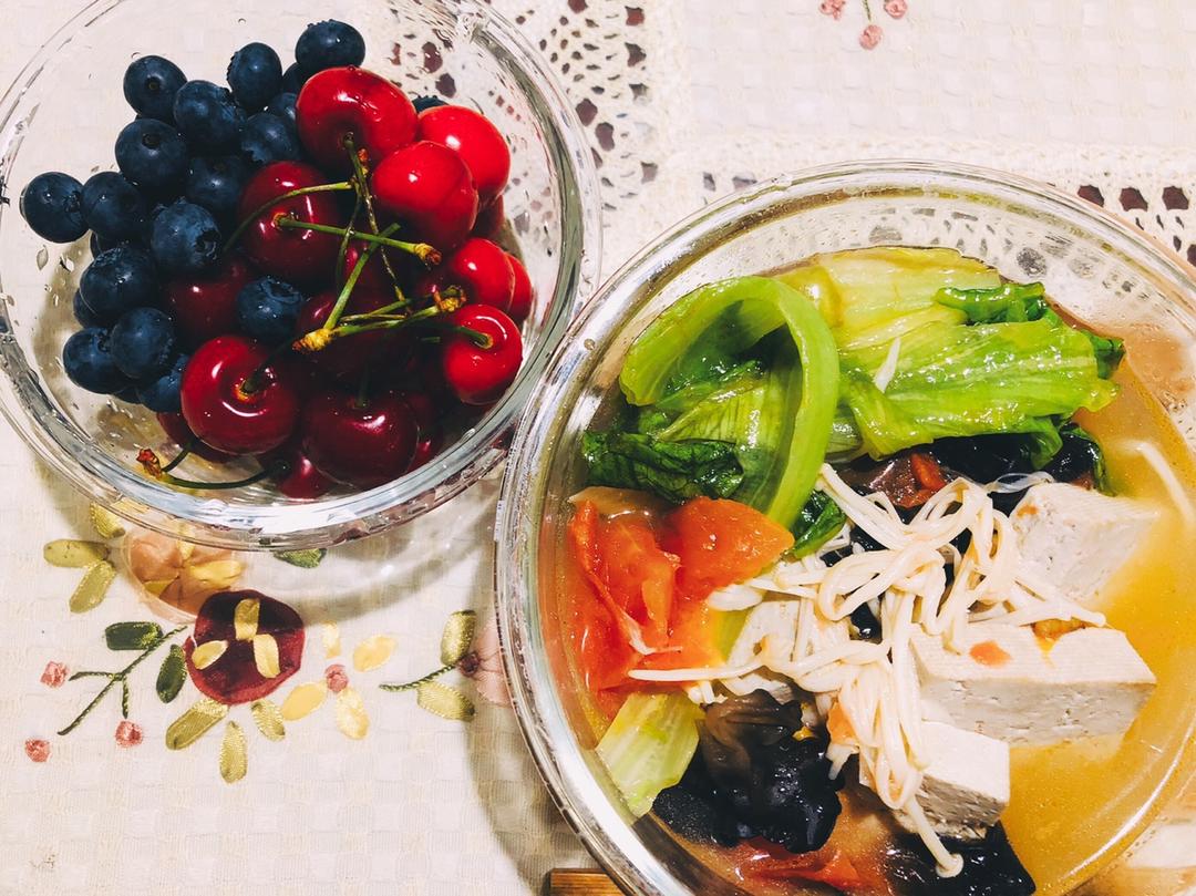 金针菇番茄豆腐汤