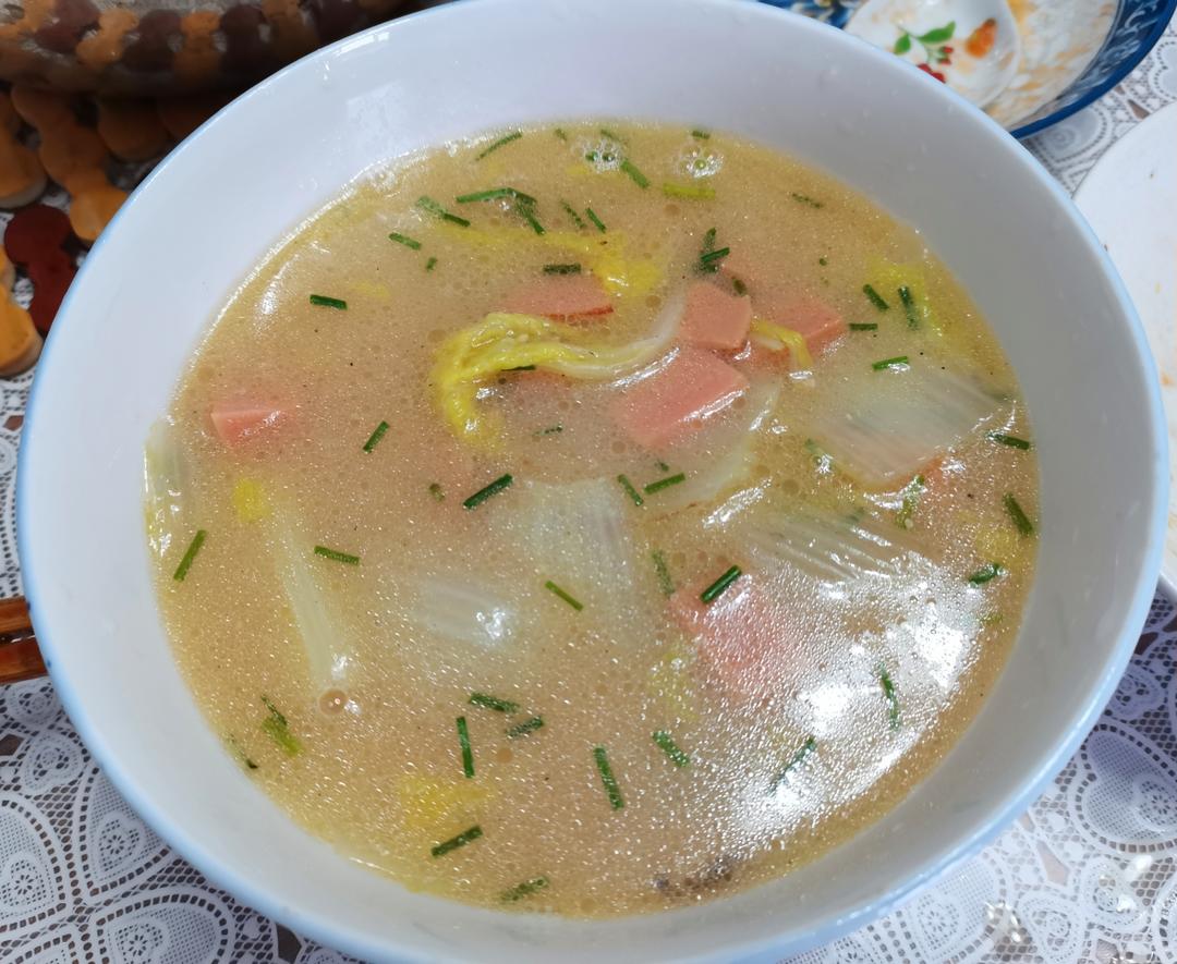 娃娃菜火腿皮蛋汤