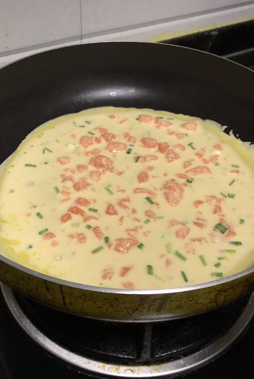 三文鱼鸡蛋煎饼