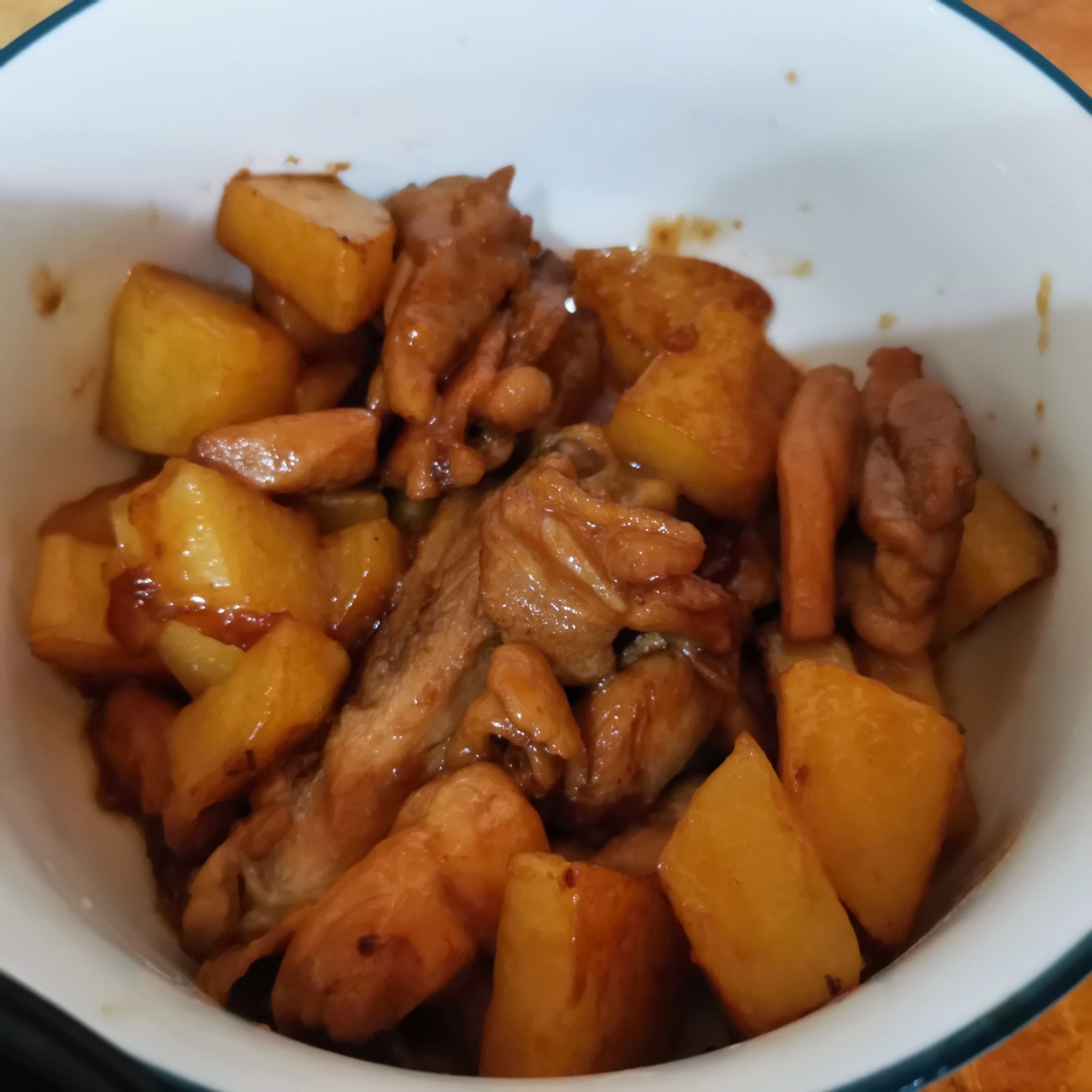 鸡腿肉炖土豆