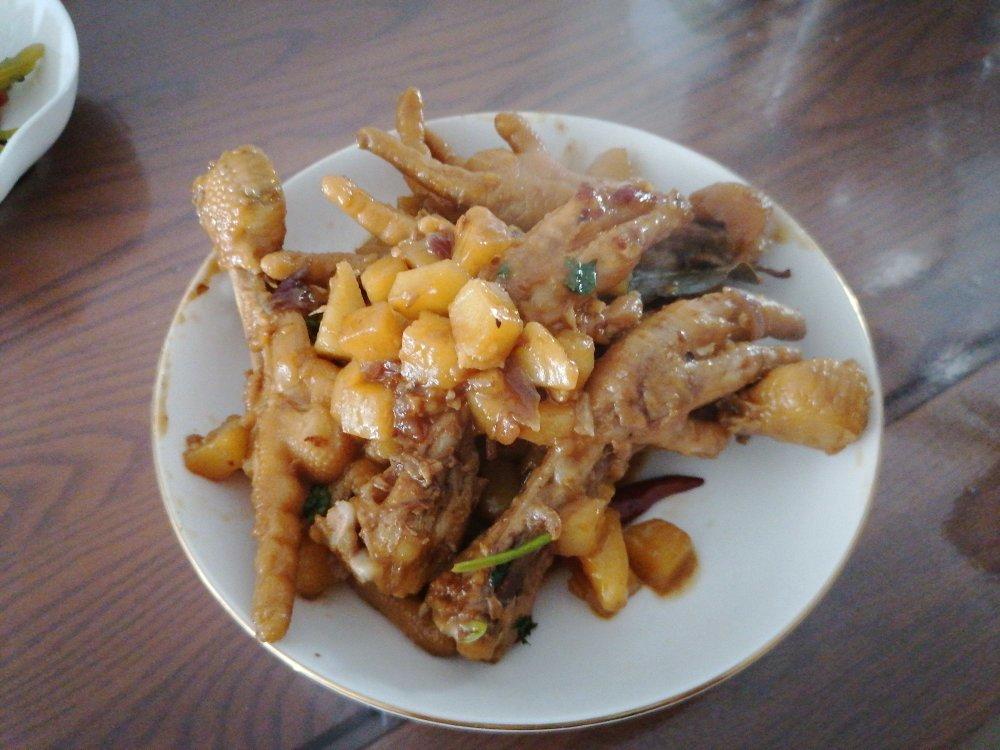 比胖哥俩更好吃的鸡爪煲