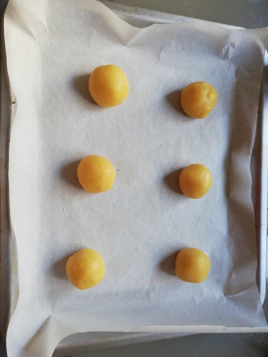 轻轻一按就碎掉的原味桃酥（不输猪油版）