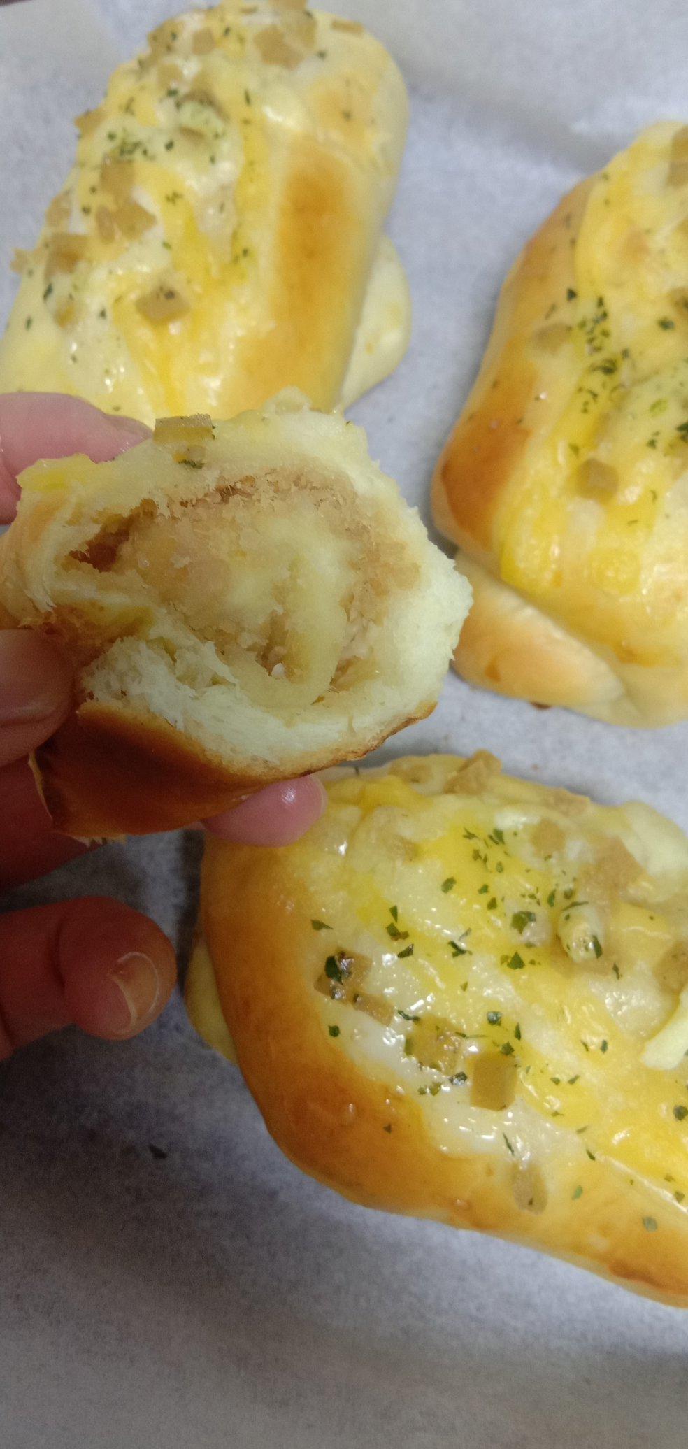 奇怪造型无敌美味的肉松小面包|ω･)و ̑̑༉