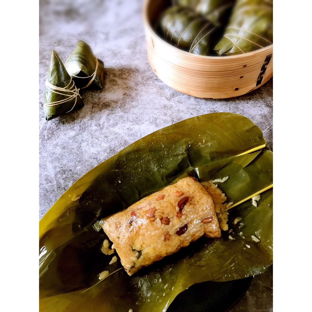 排骨腊肠蛋黃香菇粽—霸王粽