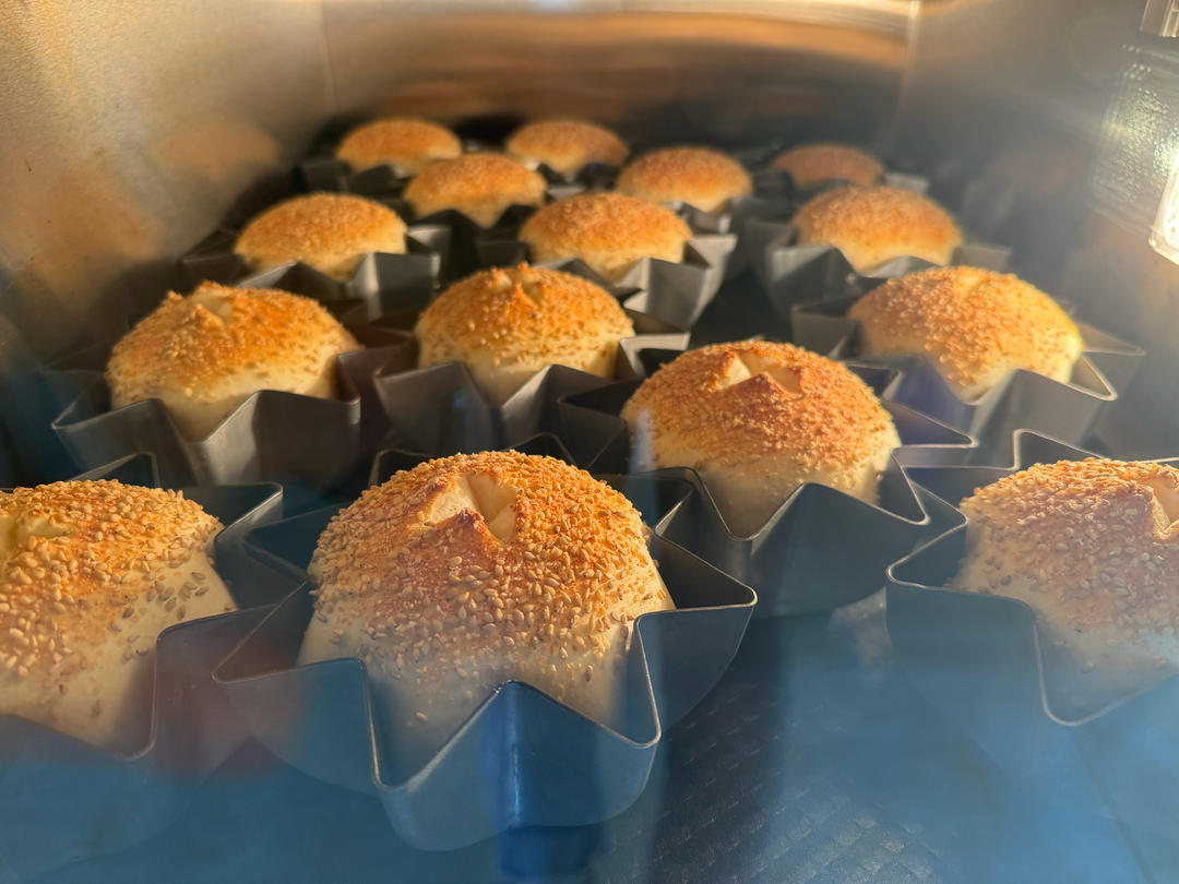 是超~好吃的面包呀，土豆泥肉松三角烧