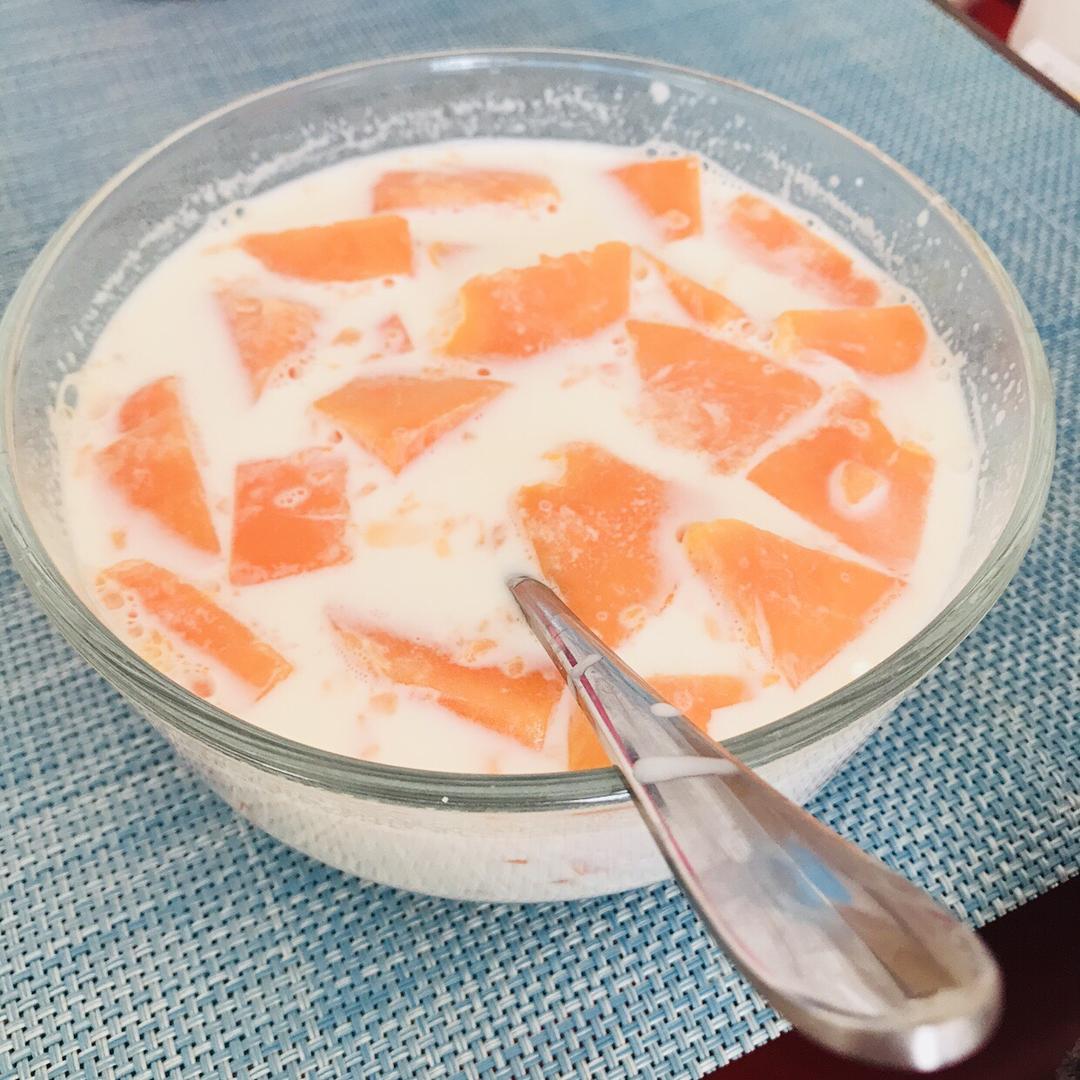 鲜奶炖木瓜