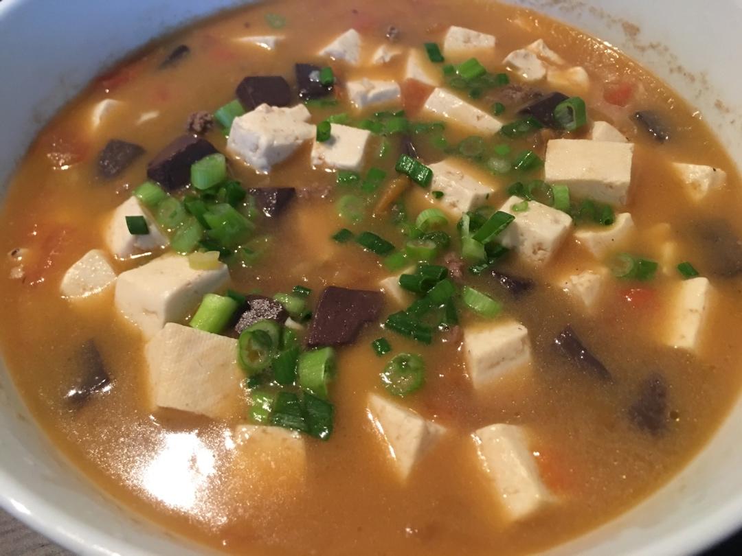 厨师长教你：“双色豆腐”的家常做法，口感软嫩弹牙，先收藏起来